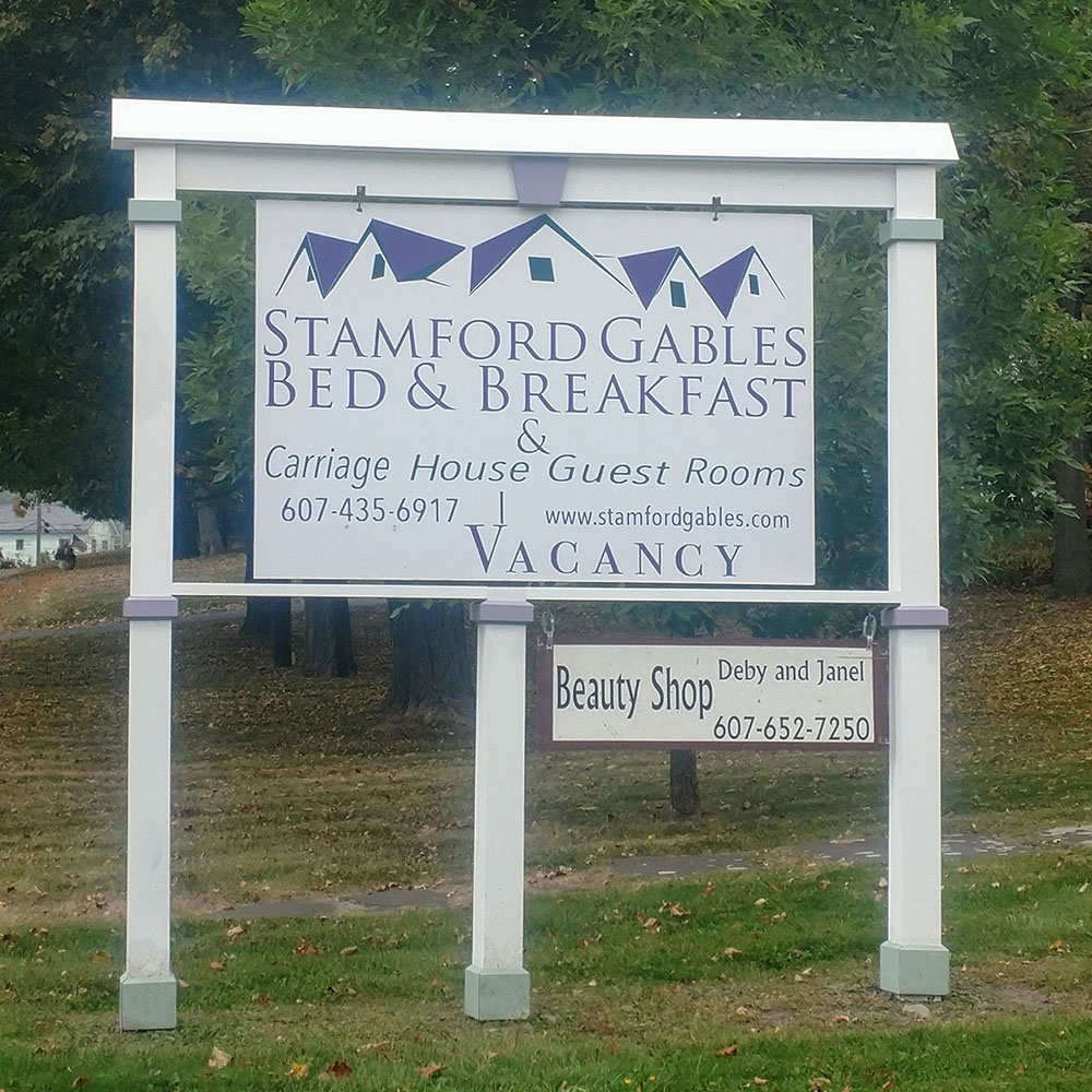 stamford gables bed & breakfast outdoor road sign